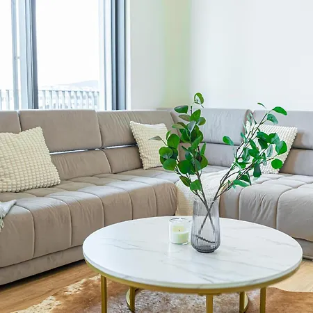 Fancy 2br & 1lr Panoramic Sky View Apartment