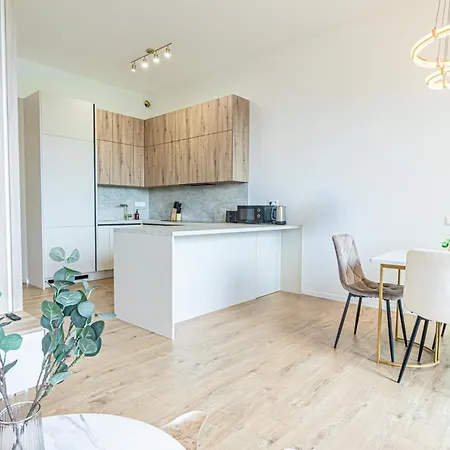 Fancy 2br & 1lr Panoramic Sky View Apartment *